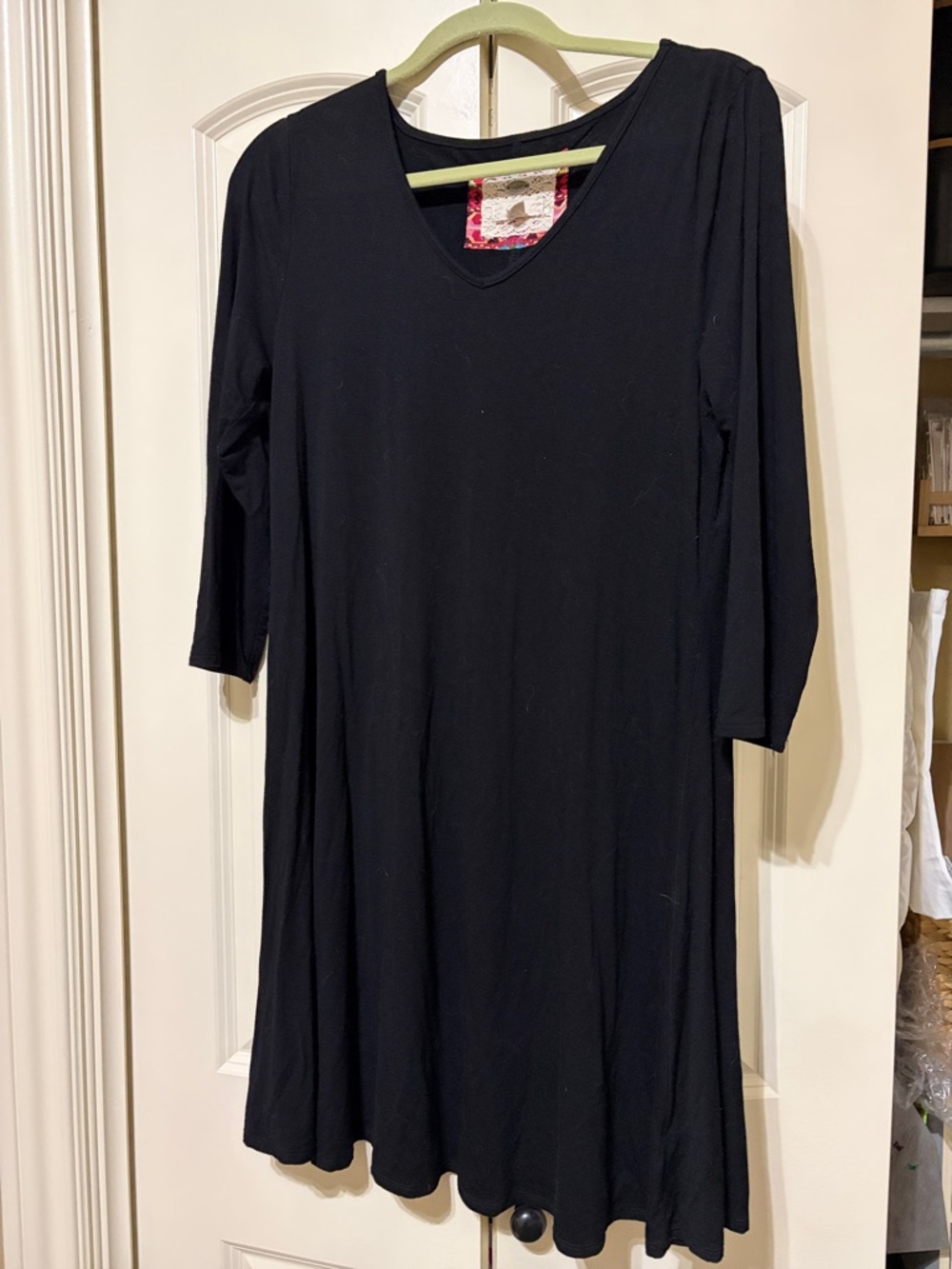 Cupio Black V-Neck Midi A-Line Dress with Three-Quarter Sleeves
